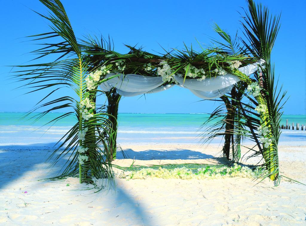 Breezes Beach Club And Spa Bwejuu Exterior foto