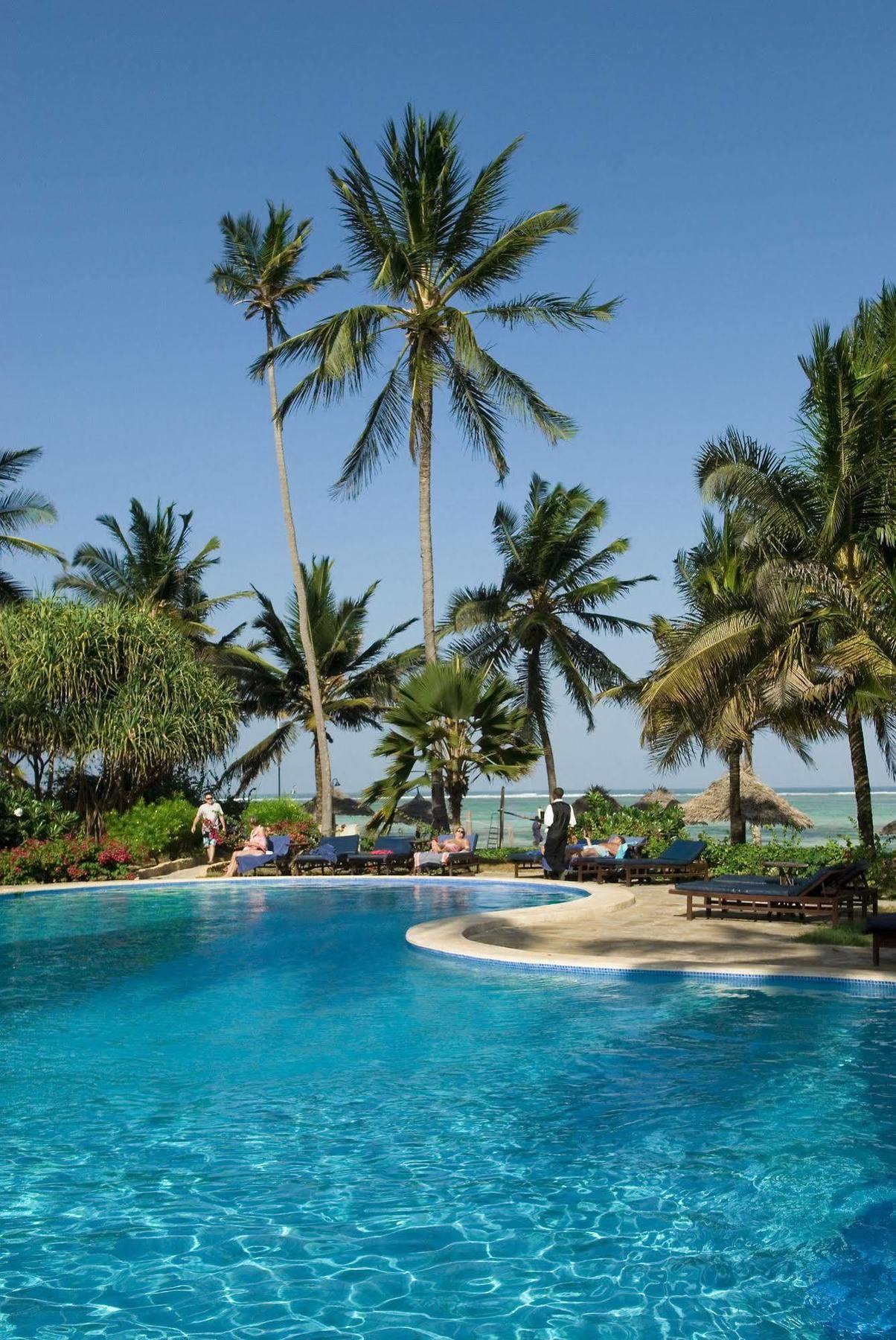 Breezes Beach Club And Spa Bwejuu Exterior foto