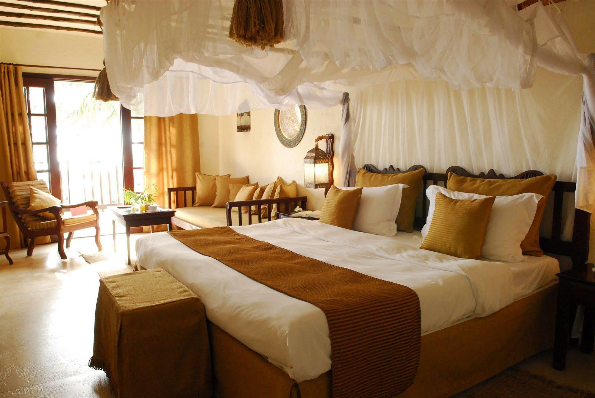Breezes Beach Club And Spa Bwejuu Exterior foto